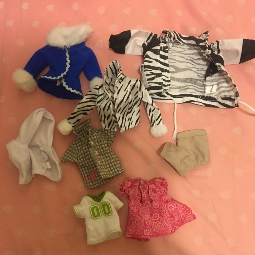 no smell or any damage Barbie clothes